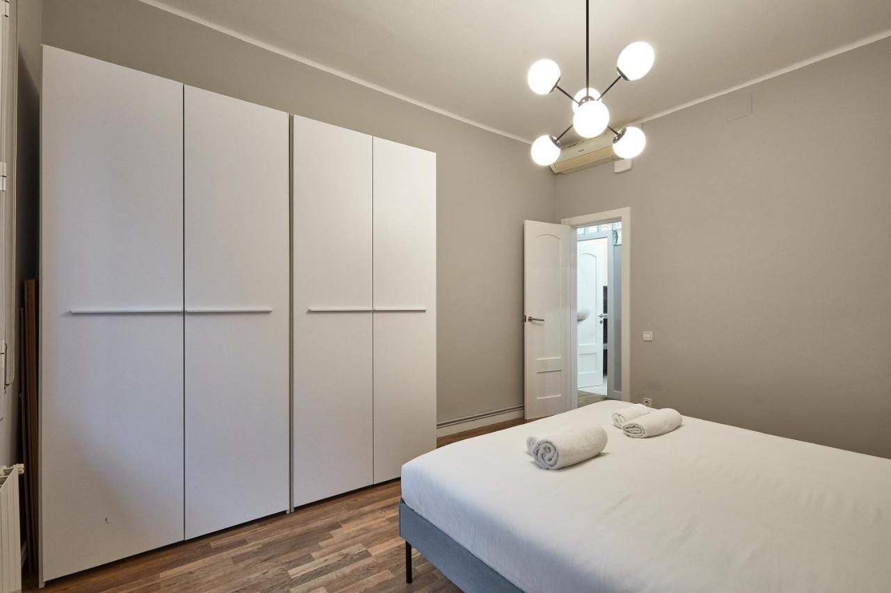 บี บาร์เซโลน่า อพาร์ตเมนต์ กาอูดิ แฟลตส์ Apartment บาร์เซโลนา ภายนอก รูปภาพ