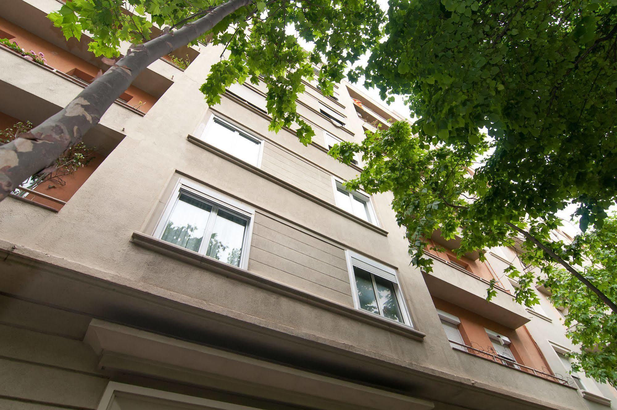 บี บาร์เซโลน่า อพาร์ตเมนต์ กาอูดิ แฟลตส์ Apartment บาร์เซโลนา ภายนอก รูปภาพ