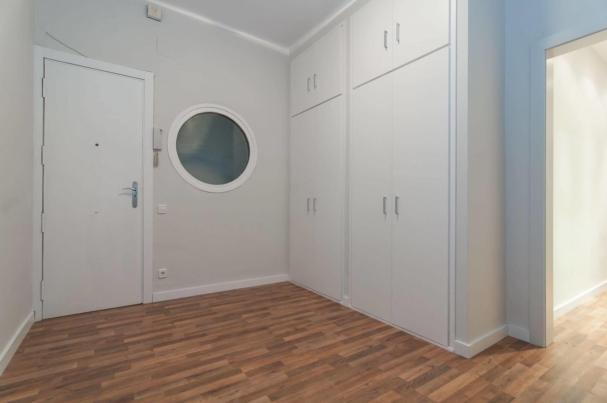 บี บาร์เซโลน่า อพาร์ตเมนต์ กาอูดิ แฟลตส์ Apartment บาร์เซโลนา ภายนอก รูปภาพ