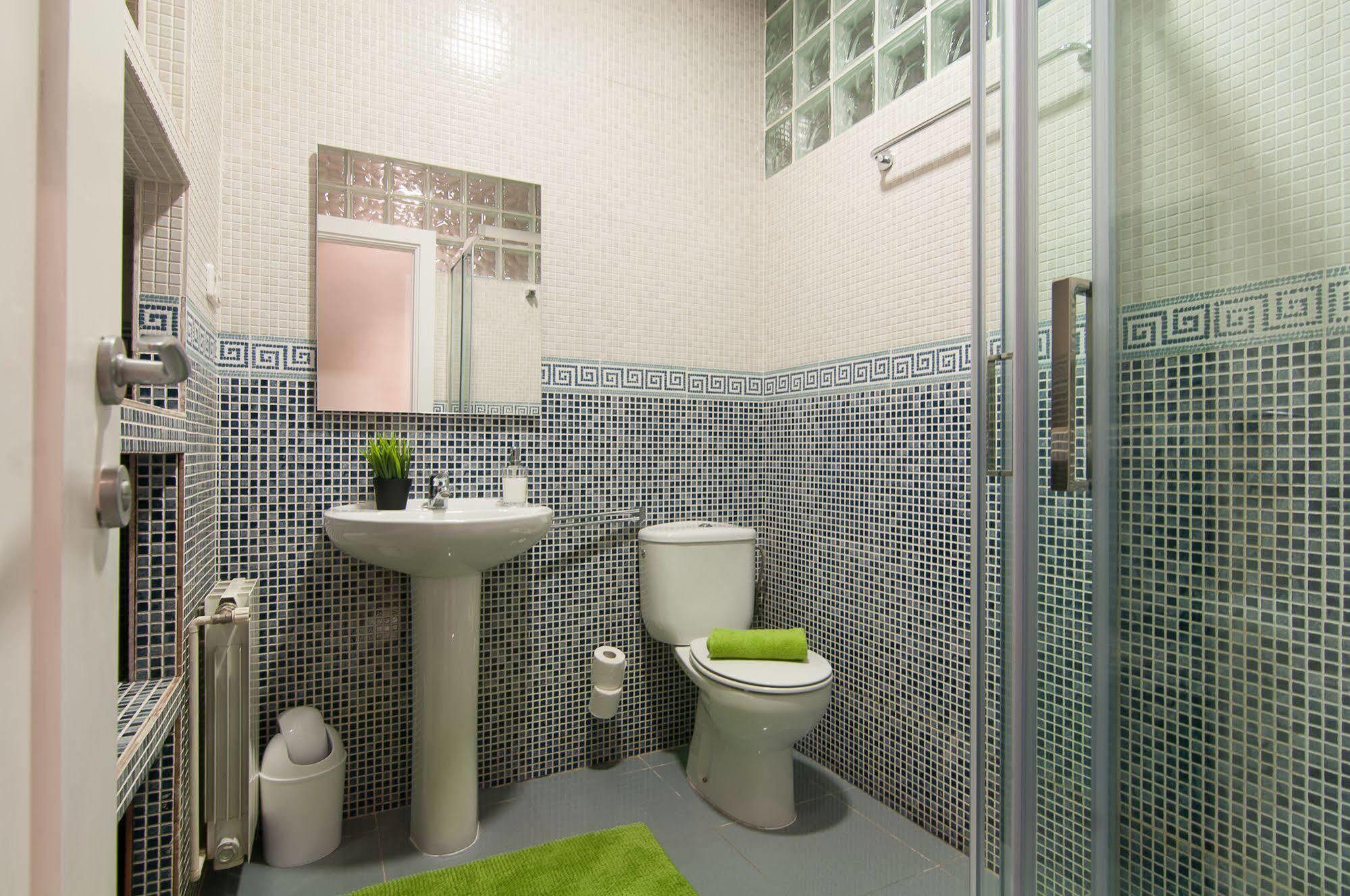 บี บาร์เซโลน่า อพาร์ตเมนต์ กาอูดิ แฟลตส์ Apartment บาร์เซโลนา ภายนอก รูปภาพ