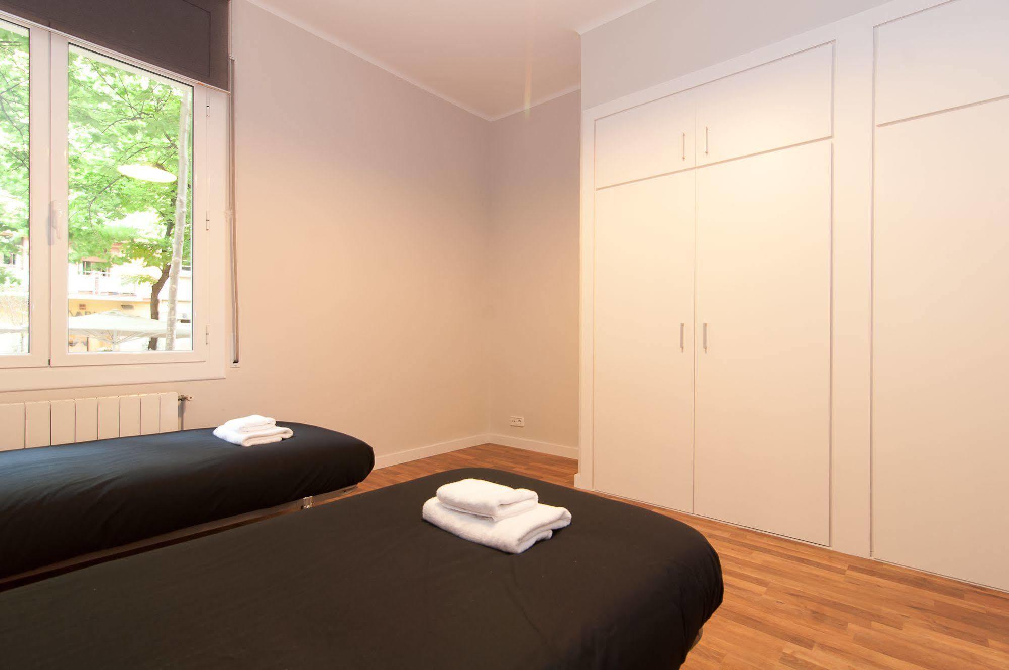 บี บาร์เซโลน่า อพาร์ตเมนต์ กาอูดิ แฟลตส์ Apartment บาร์เซโลนา ภายนอก รูปภาพ