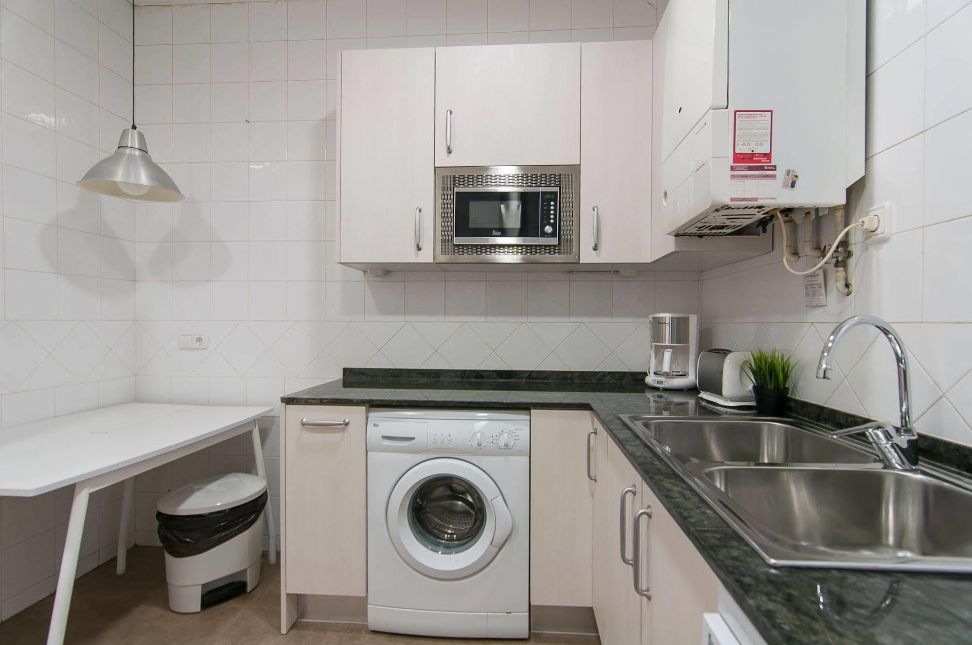 บี บาร์เซโลน่า อพาร์ตเมนต์ กาอูดิ แฟลตส์ Apartment บาร์เซโลนา ภายนอก รูปภาพ
